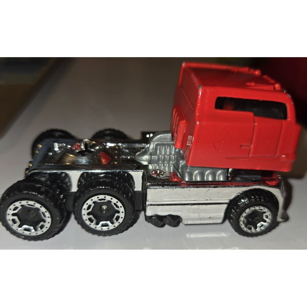 2013 Mattel HOT WHEELS Semi Mac Truck Rig Dog Cab Red